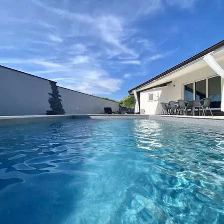 50 Shades Of Grey Pula