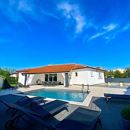 50 Shades Of Grey Villa *